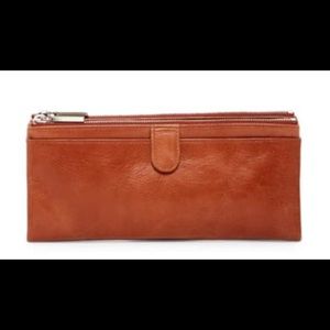 Hobo Taylor wallet in Henna